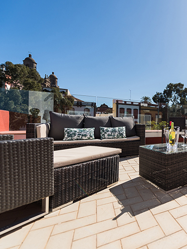 Foto del exterior de los apartamentos desde la terraza